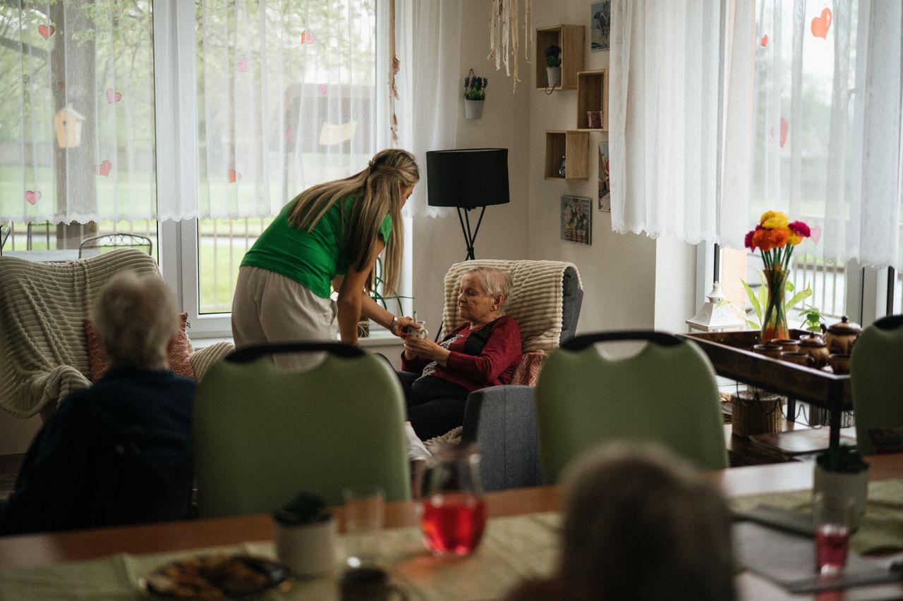 Le Care Services.