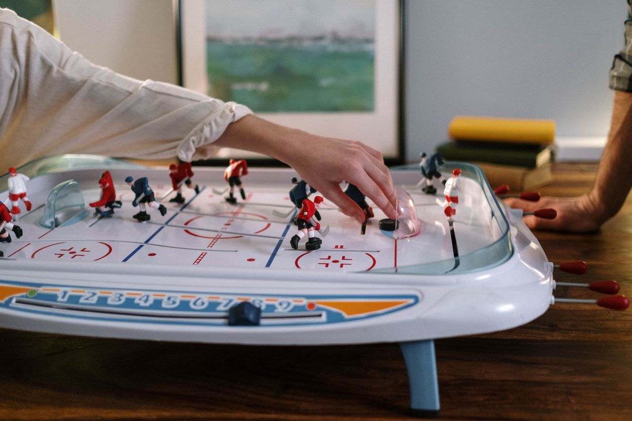 Air Hockey : pourquoi ne pas y jouer chez vous ?